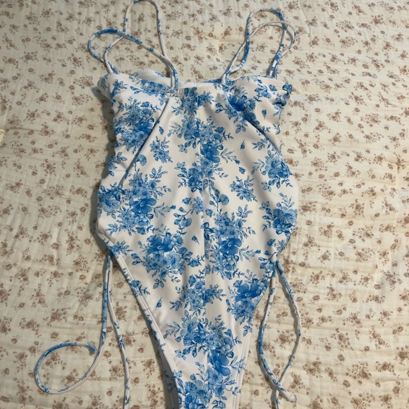 Blue Floral Ruched Swimsuit - Picture 3 of 9